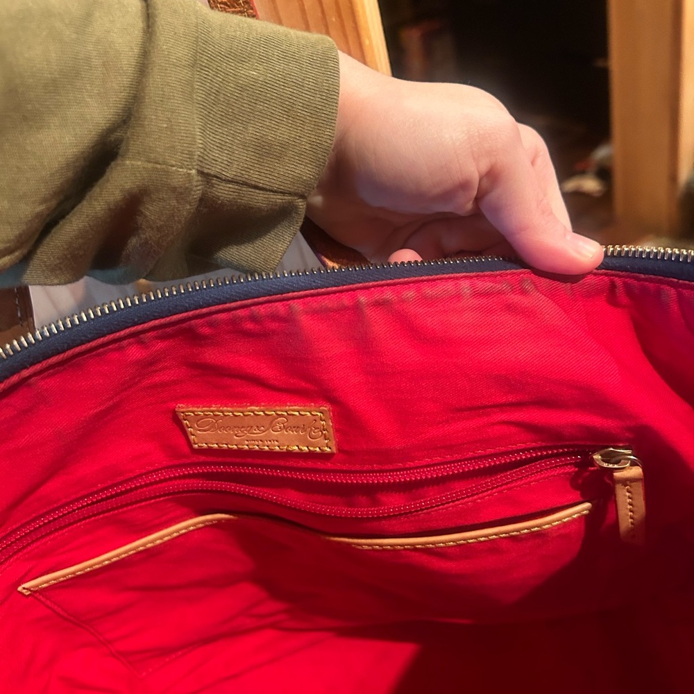 Dooney & Bourke Navy and White Chevron Tote set - Picture 7 of 14